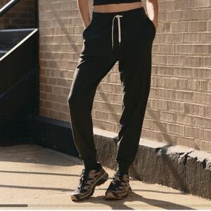 Vuori Performance Jogger Dream Knit With Drawstring Size Small Black Heathered